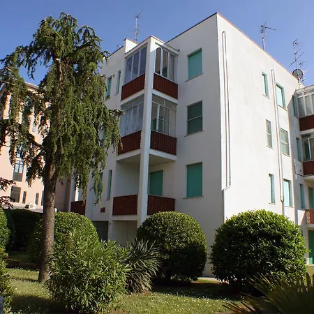 Lina Apartman Lido delle Nazioni